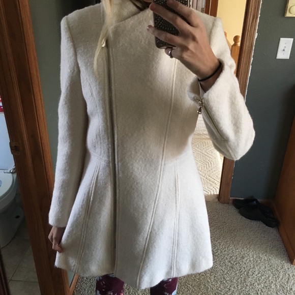 GUESS coat - Picture 3 of 4